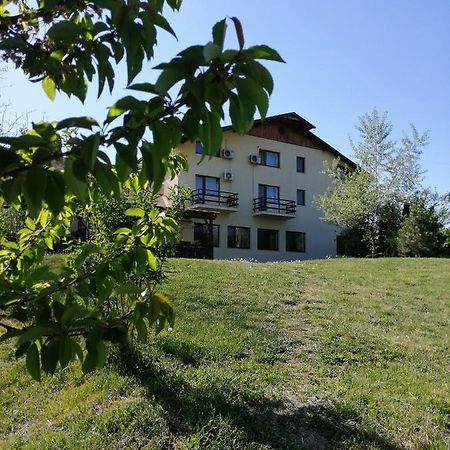Kolpinghaus Bed & Breakfast Caransebeş Екстериор снимка